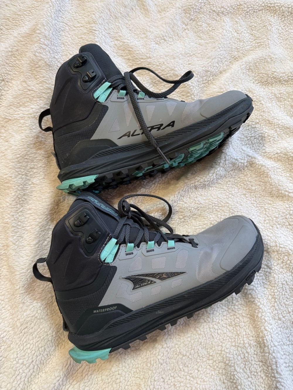 Altra Women's Lone Peak 9 Waterproof Gray and Teal Hiking Boots - Excellent - Picture 5 of 17